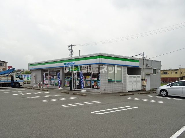 【津市庄田町のアパートのコンビニ】