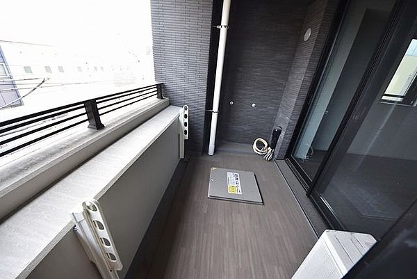 【港区三田のマンションのバルコニー】