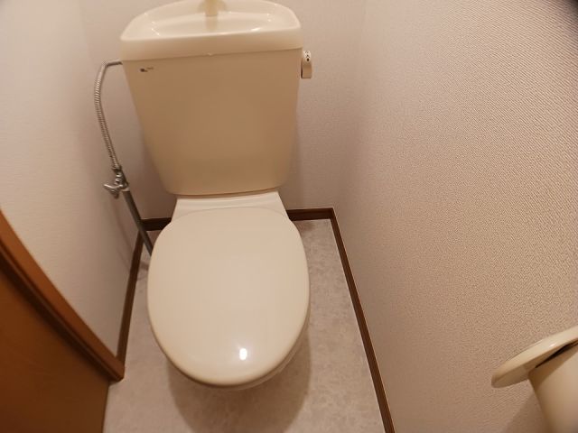 【姫路市飾磨区英賀東町のアパートのトイレ】