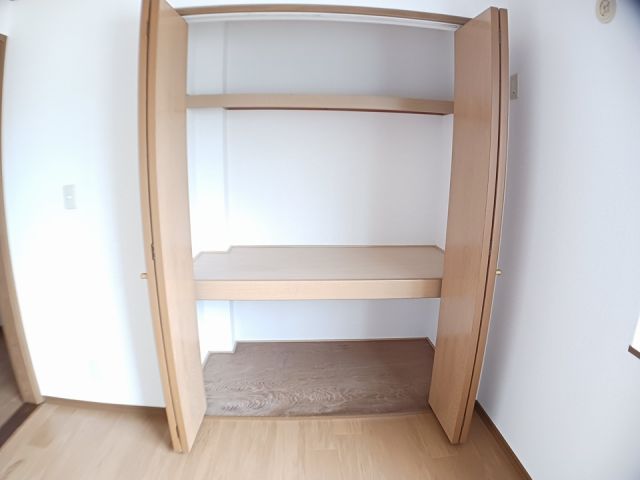 【姫路市飾磨区英賀東町のアパートの収納】