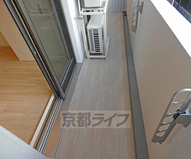 【京都市上京区菱屋町のマンションのバルコニー】