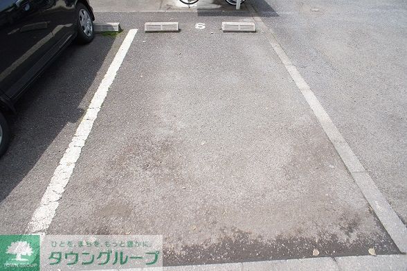 【入間市大字仏子のアパートの駐車場】