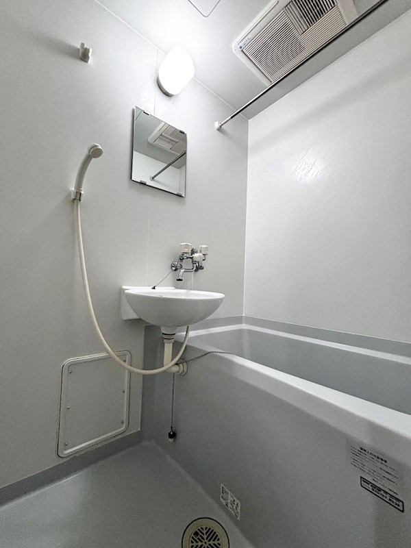 バス・シャワールーム　写真は別部屋。現状を有姿。