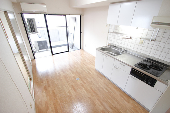 居室・リビング　※別部屋の写真です