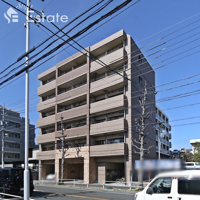 名古屋市名東区社口のマンションの建物外観