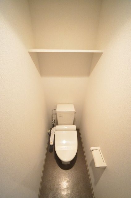 トイレ　☆清潔感あるシャワートイレ☆