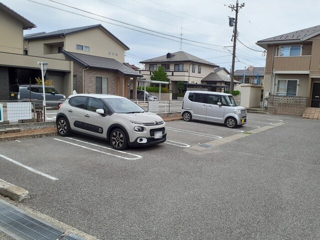 駐車場　駐車場