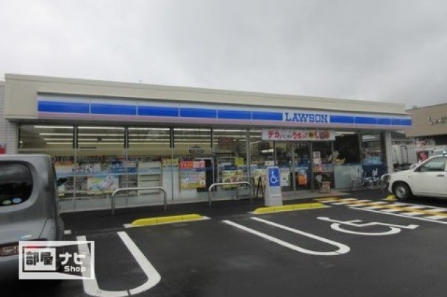 コンビニ　ローソン高知鴨部高町店（コンビニ）まで158m