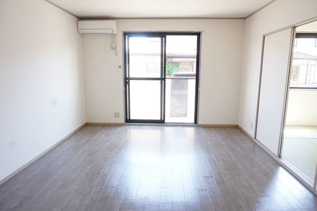 居室・リビング　南西向きのＬＤＫ１２帖です☆