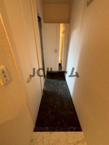 玄関　反転タイプの部屋の写真です