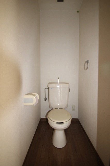 トイレ　別号室の写真です