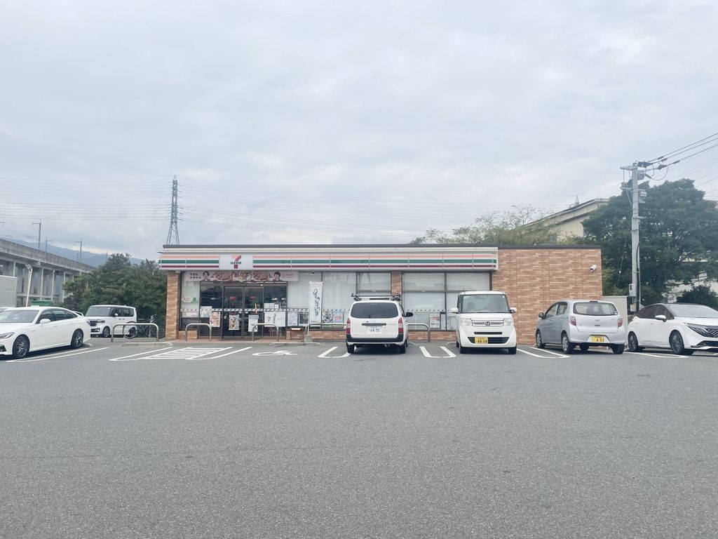 コンビニ　セブンイレブン鳥栖幸津町店（コンビニ）まで1340m