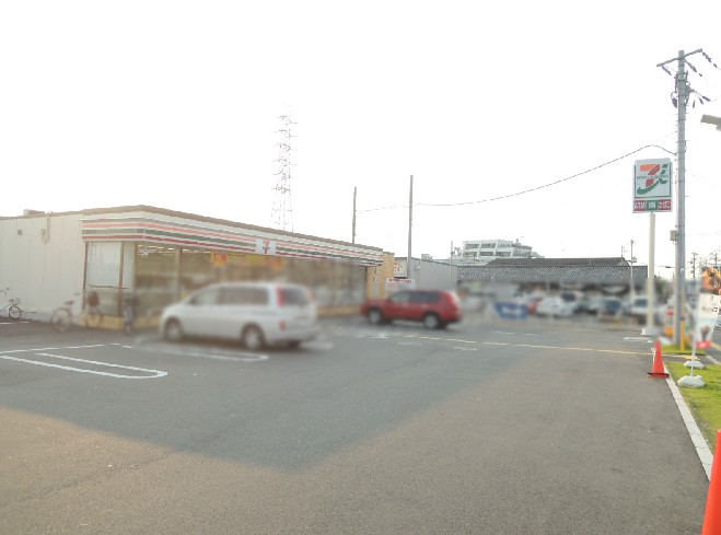 コンビニ　セブンイレブン 八尾柏村町3丁目店（コンビニ）まで306m