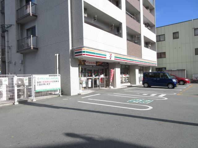 コンビニ　セブンイレブン（コンビニ）まで1m