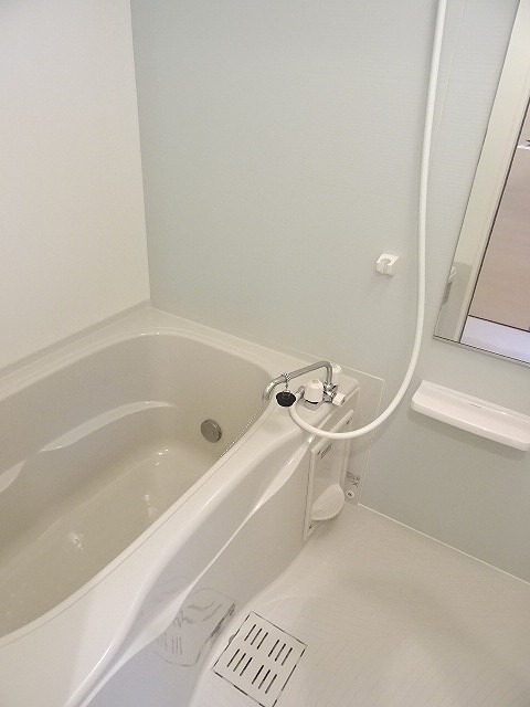 バス・シャワールーム　追い焚き付きです。