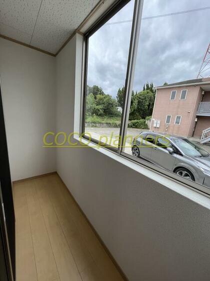 バルコニー　サンルームで竿掛けが付く予定です。