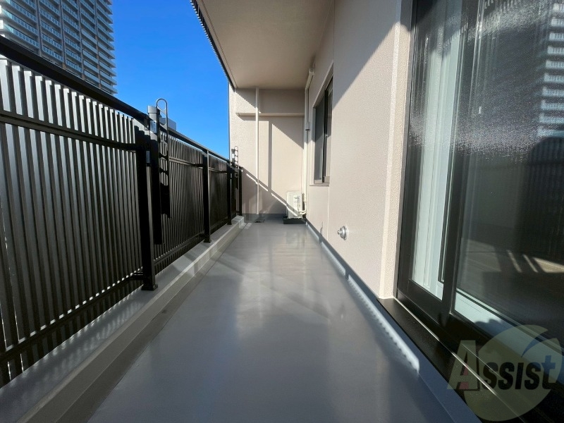 バルコニー　バルコニーです。洗濯物を干したり一息ついたりできますね！