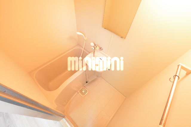 バス・シャワールーム　洗面台と一体型のお風呂