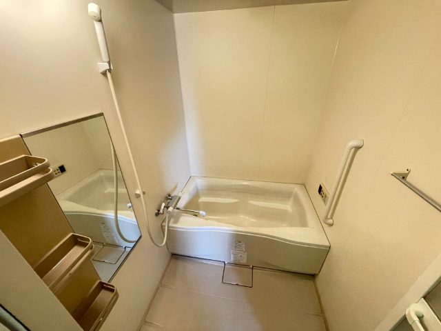 バス・シャワールーム　追い焚き付き