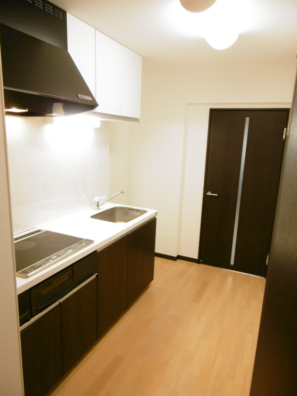 居室・リビング　キッチン３.４帖