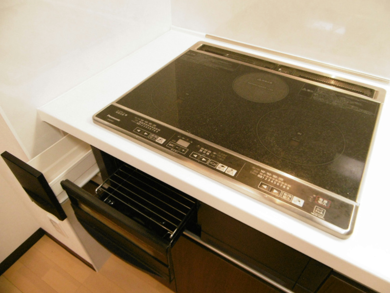 その他設備　２口ＩＨクッキングヒーター完備　さらにグリル付きでお料理も楽