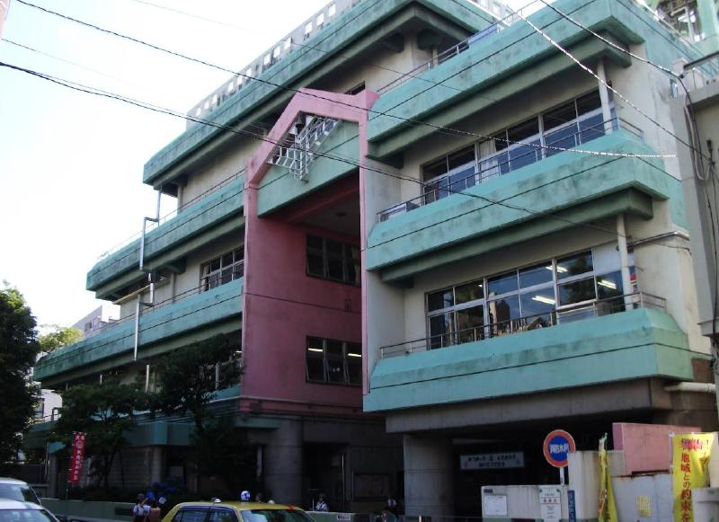 小学校　台東区立松葉小学校（小学校）まで130m