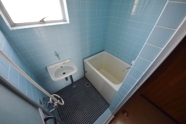 バス・シャワールーム　別部屋参考写真