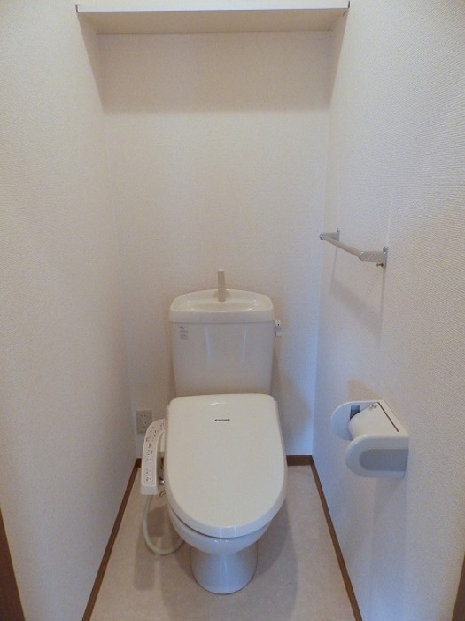 トイレ　温水洗浄便座