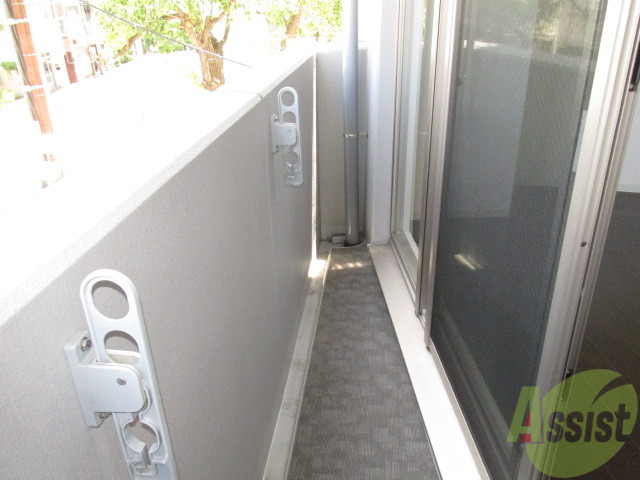 バルコニー　いたって普通のバルコニーです。