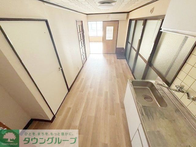 居室・リビング　玄関