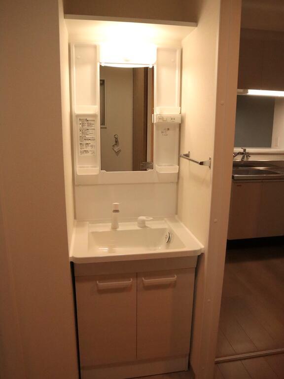 洗面設備　同一間取りの別部屋の写真です