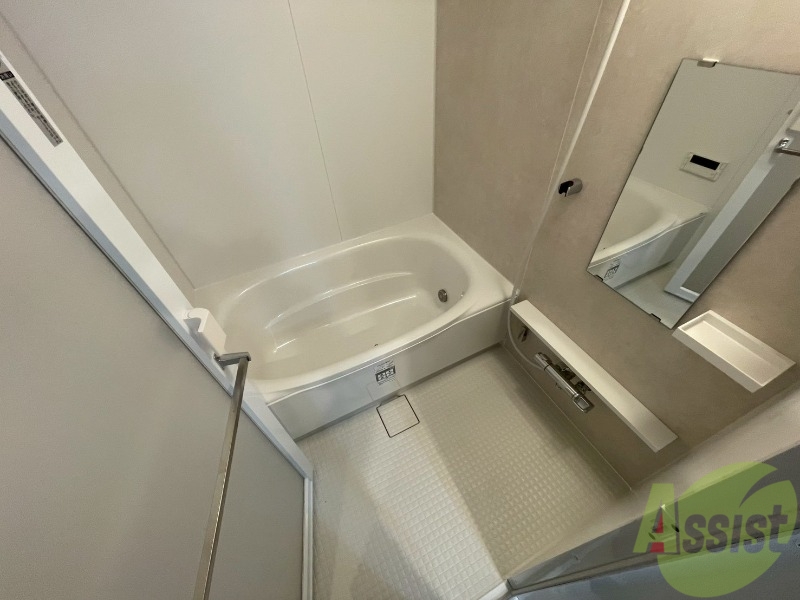 バス・シャワールーム　お風呂になります。一日の疲れを癒してくださいね。