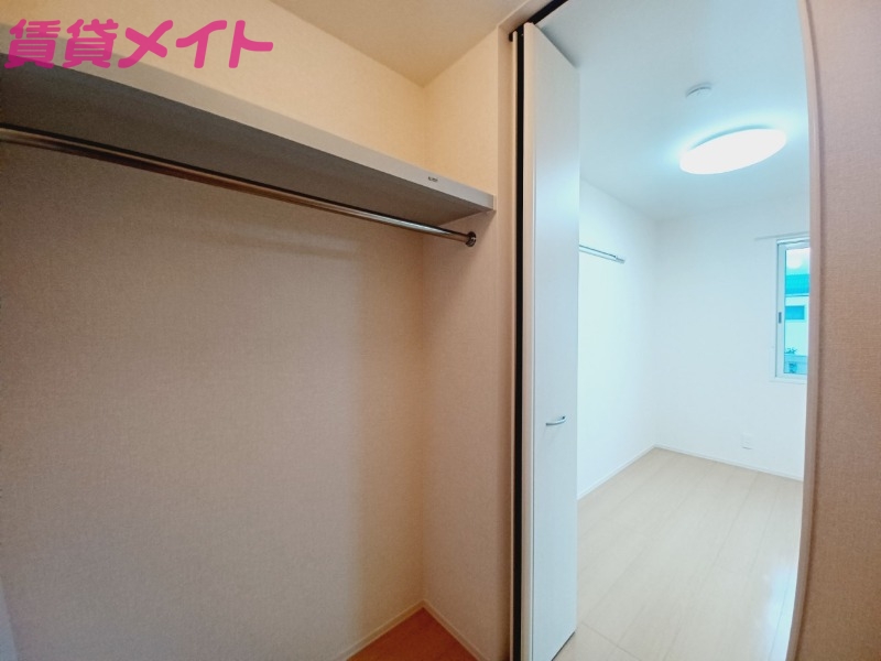 収納　同物件別室反転タイプ画像