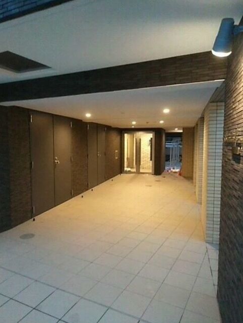 エントランス　エントランス