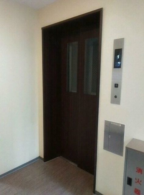 ロビー　エレベーター