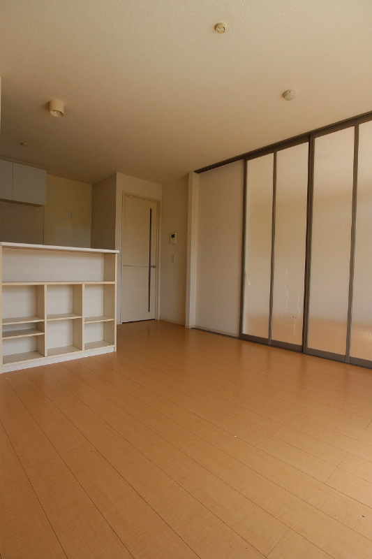 居室・リビング　※別号室の写真です。11.5帖のリビングです。