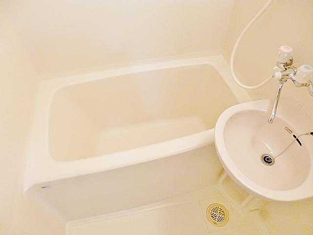 バス・シャワールーム　バスタブ