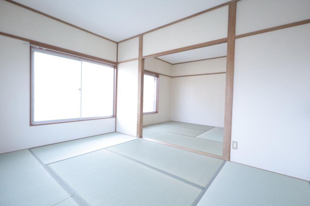 その他部屋・スペース　２階6帖と4.5帖の和室、和モダンなお部屋に変身させて下さい