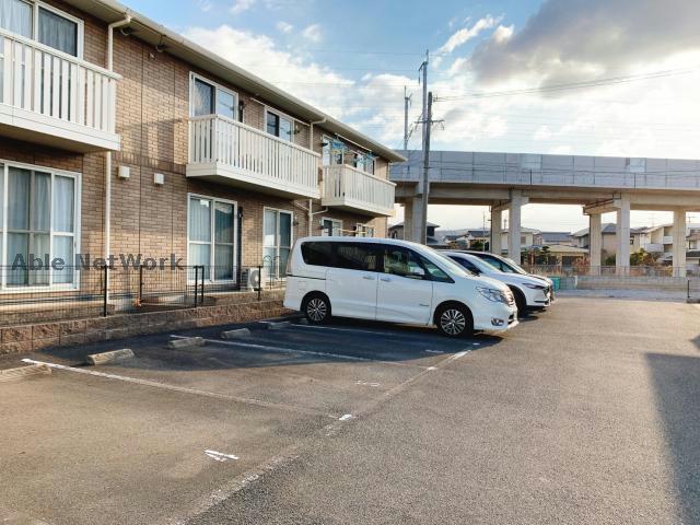 駐車場　駐車場