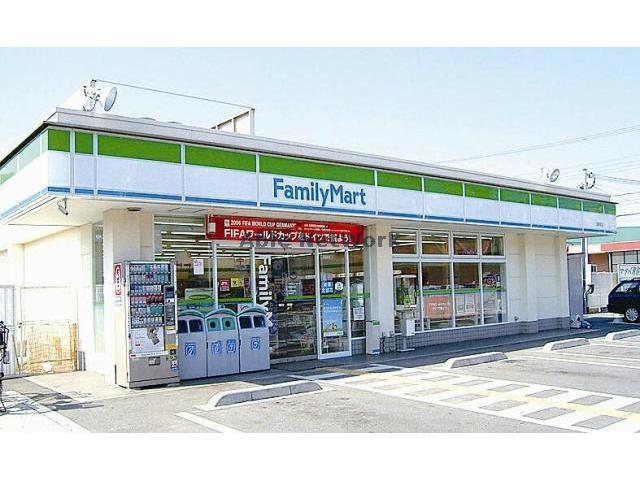 コンビニ　ファミリーマート豊川大崎店（コンビニ）まで371m