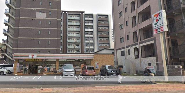 コンビニ　７イレブン（コンビニ）まで85m