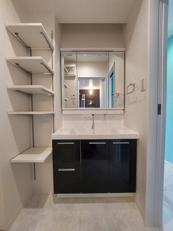 洗面設備　※同タイプの他のお部屋です