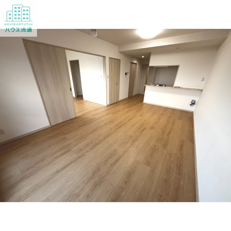 居室・リビング　※同タイプ別号室のお写真です