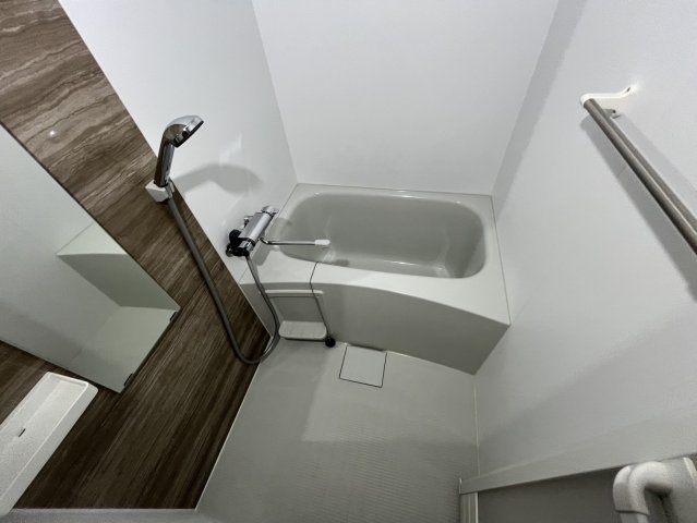 バス・シャワールーム　ラクゼナ上前津