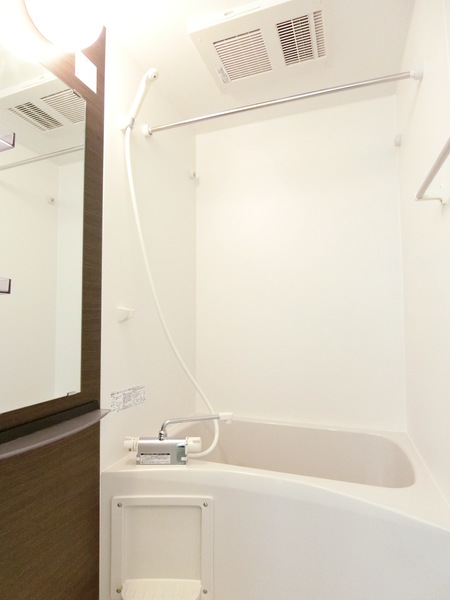 バス・シャワールーム　疲れを癒やす快適なお風呂場です