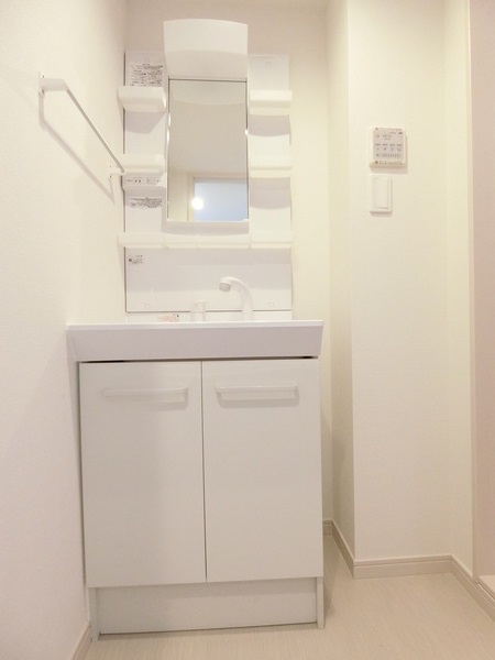 洗面設備　使いやすい洗面所です