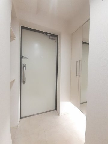 玄関　シンプルで使いやすい玄関です