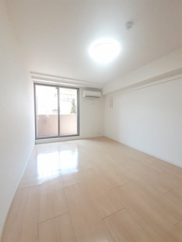 居室・リビング　使い勝手のいい洋室です