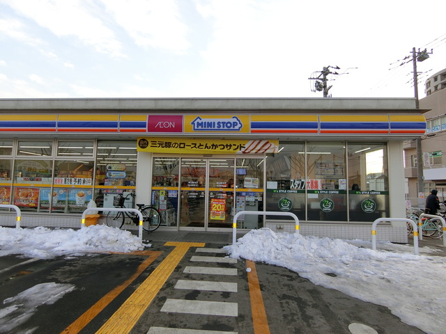 コンビニ　ミニストップ新白岡駅東口店（コンビニ）まで767m
