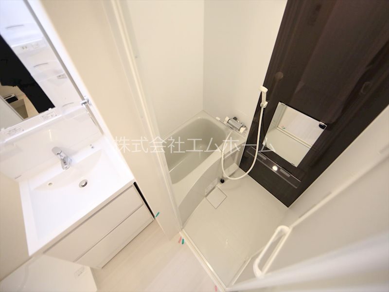 バス・シャワールーム　浴室暖房乾燥機　24時間換気機能付バスルーム同型写真